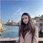 Studentessa doppio diploma francese livello B2